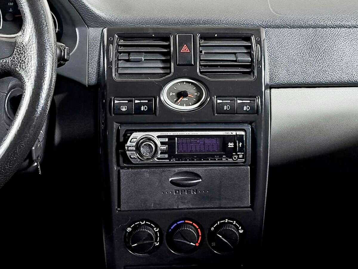 Купить Lada (ВАЗ) Priora, 2011, 241 600 км, фото №12