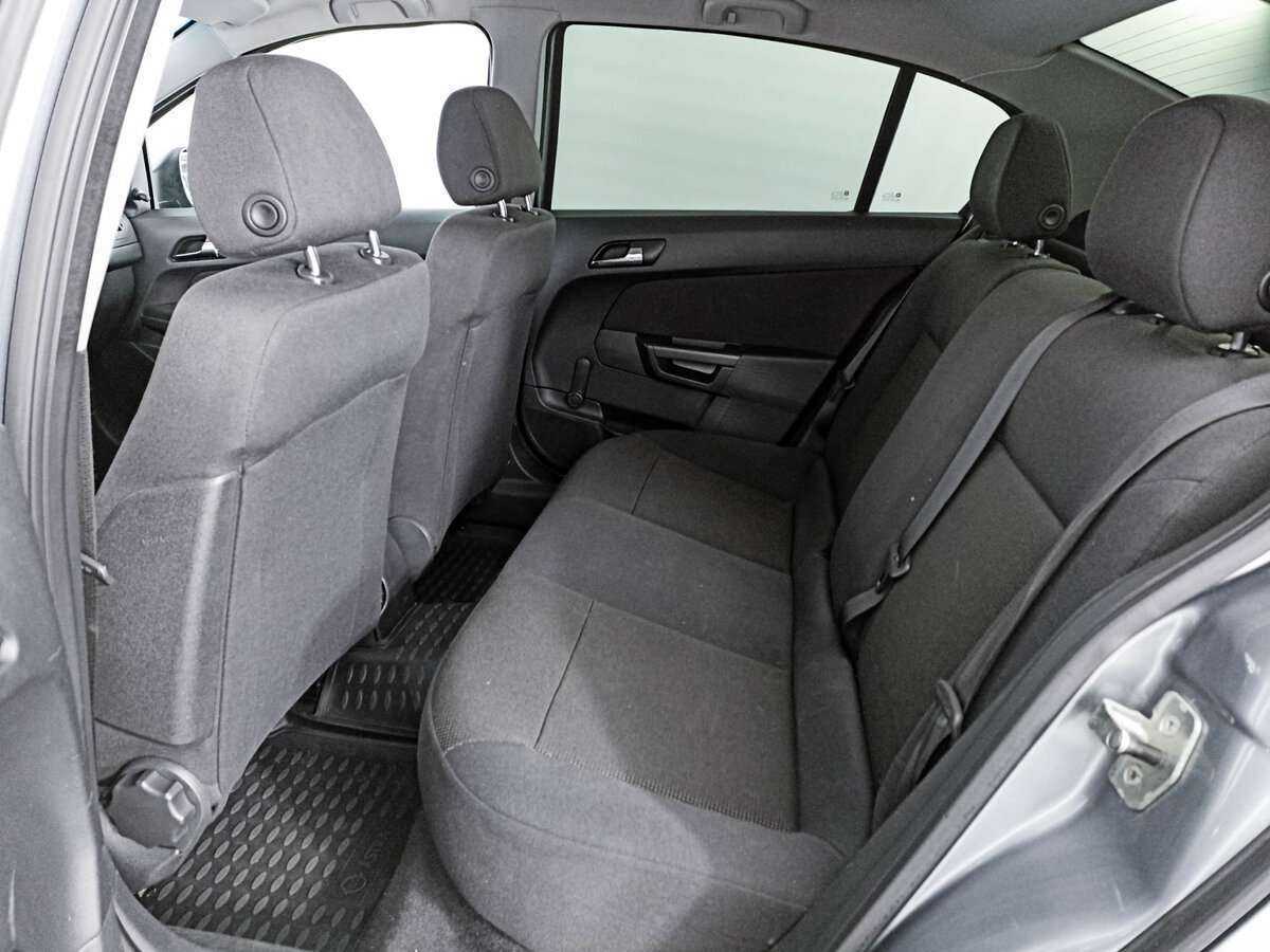 Купить Opel Astra, 2011, 179 779 км, фото №12