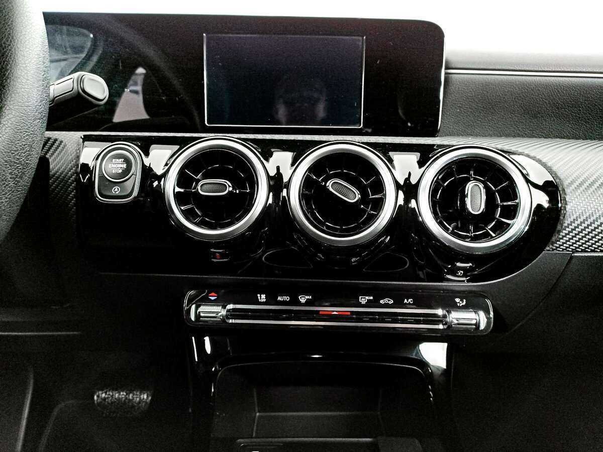 Купить Mercedes-Benz A-Класс 200, 2018, 96 216 км, фото №13