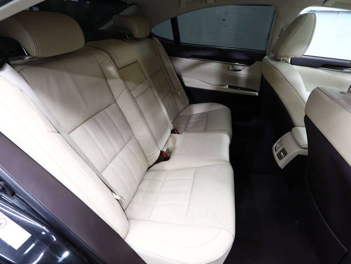 Купить Lexus ES 250, 2016, 146 000 км, фото №13