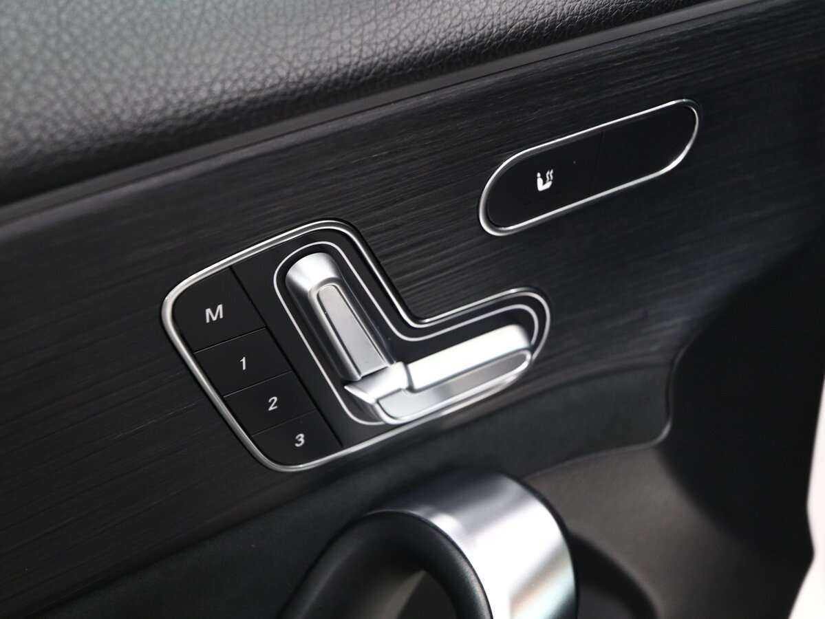 Купить Mercedes-Benz A-Класс 200, 2019, 21 000 км, фото №8