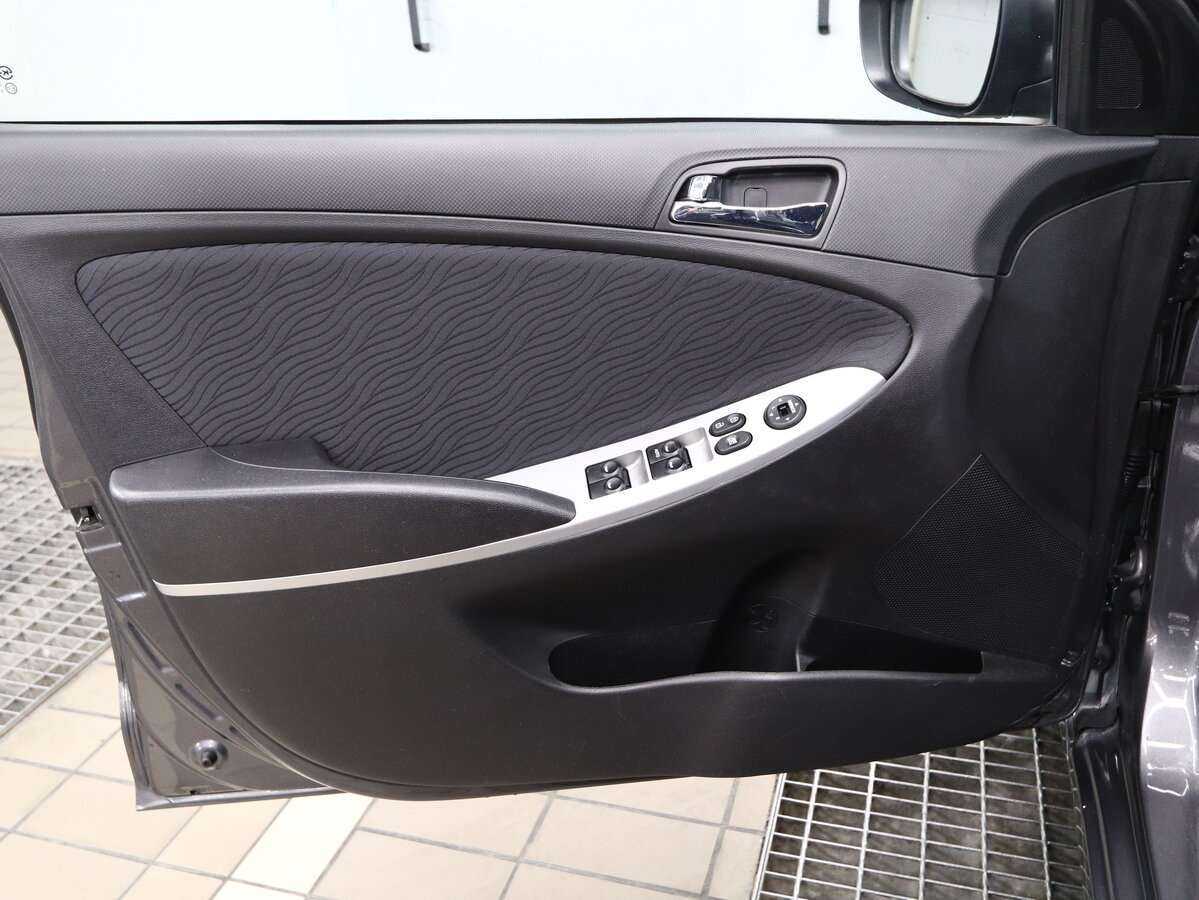 Купить Hyundai Solaris, 2014, 97 000 км, фото №6