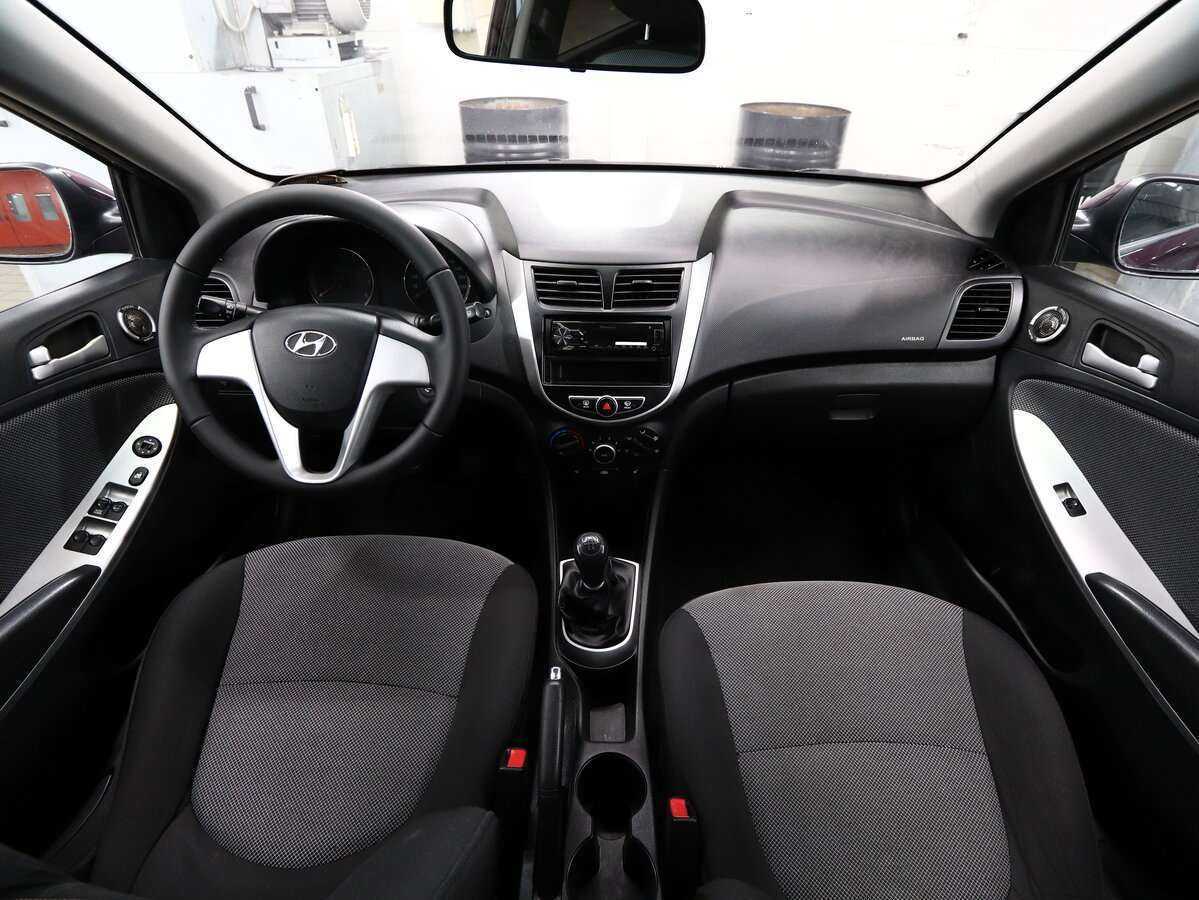 Купить Hyundai Solaris, 2011, 301 000 км, фото №14