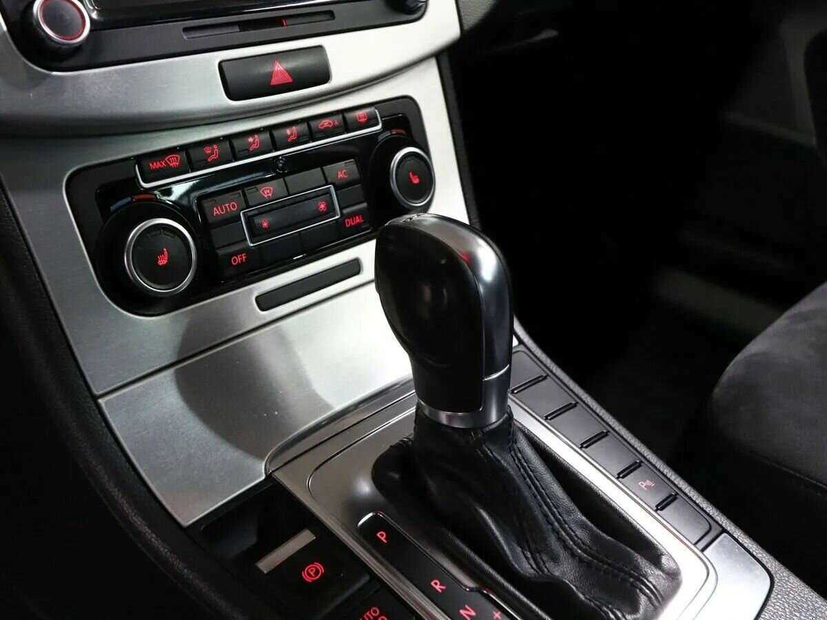 Купить Volkswagen Passat, 2011, 229 000 км, фото №6