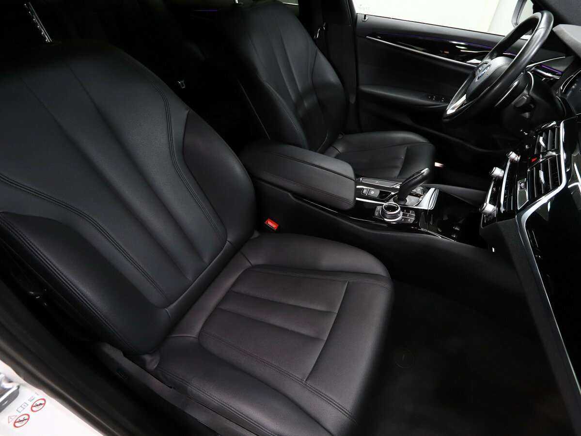 Купить BMW 5 серии 520d xDrive, 2017, 96 500 км, фото №9