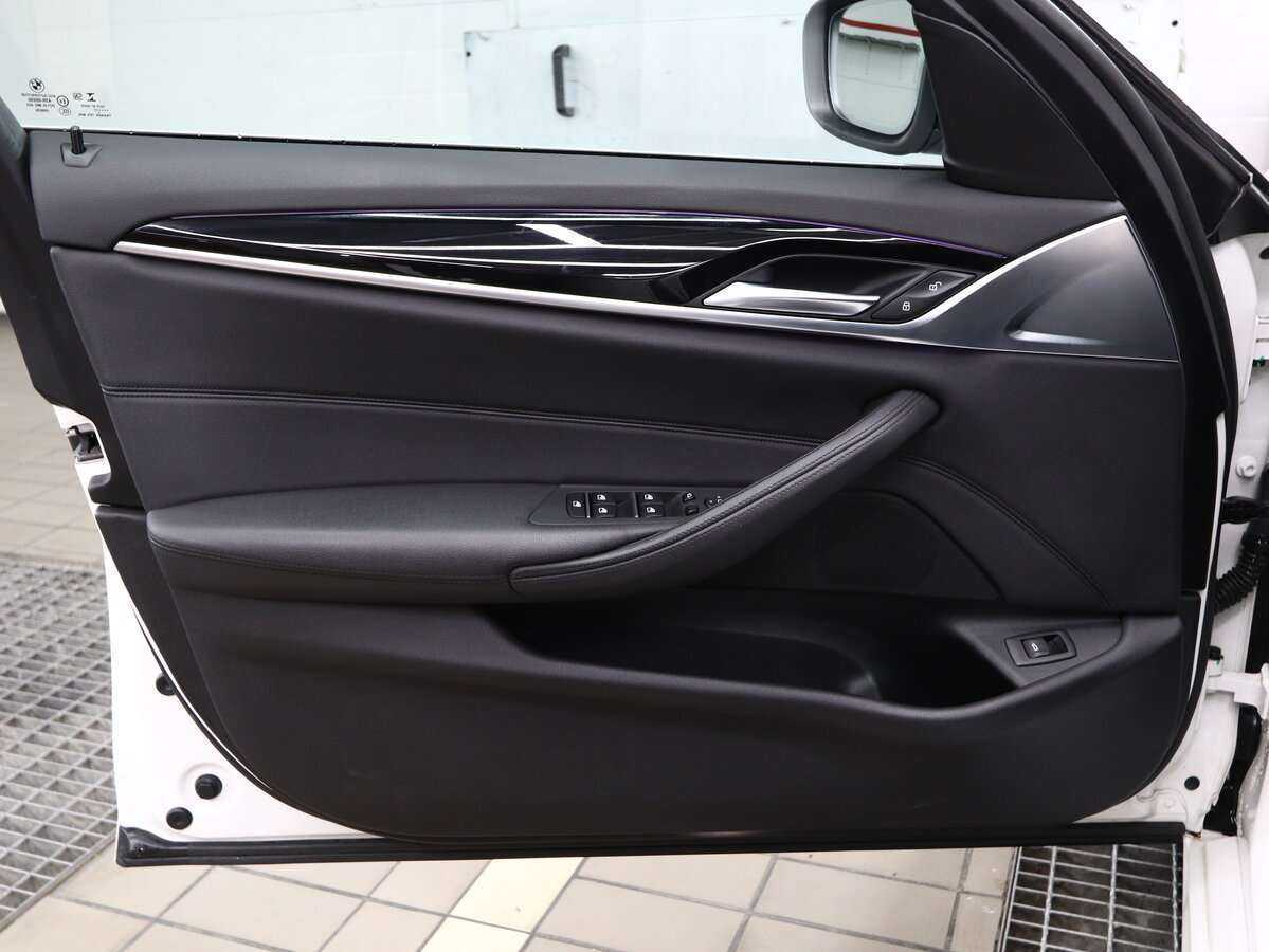 Купить BMW 5 серии 520d xDrive, 2017, 96 500 км, фото №13