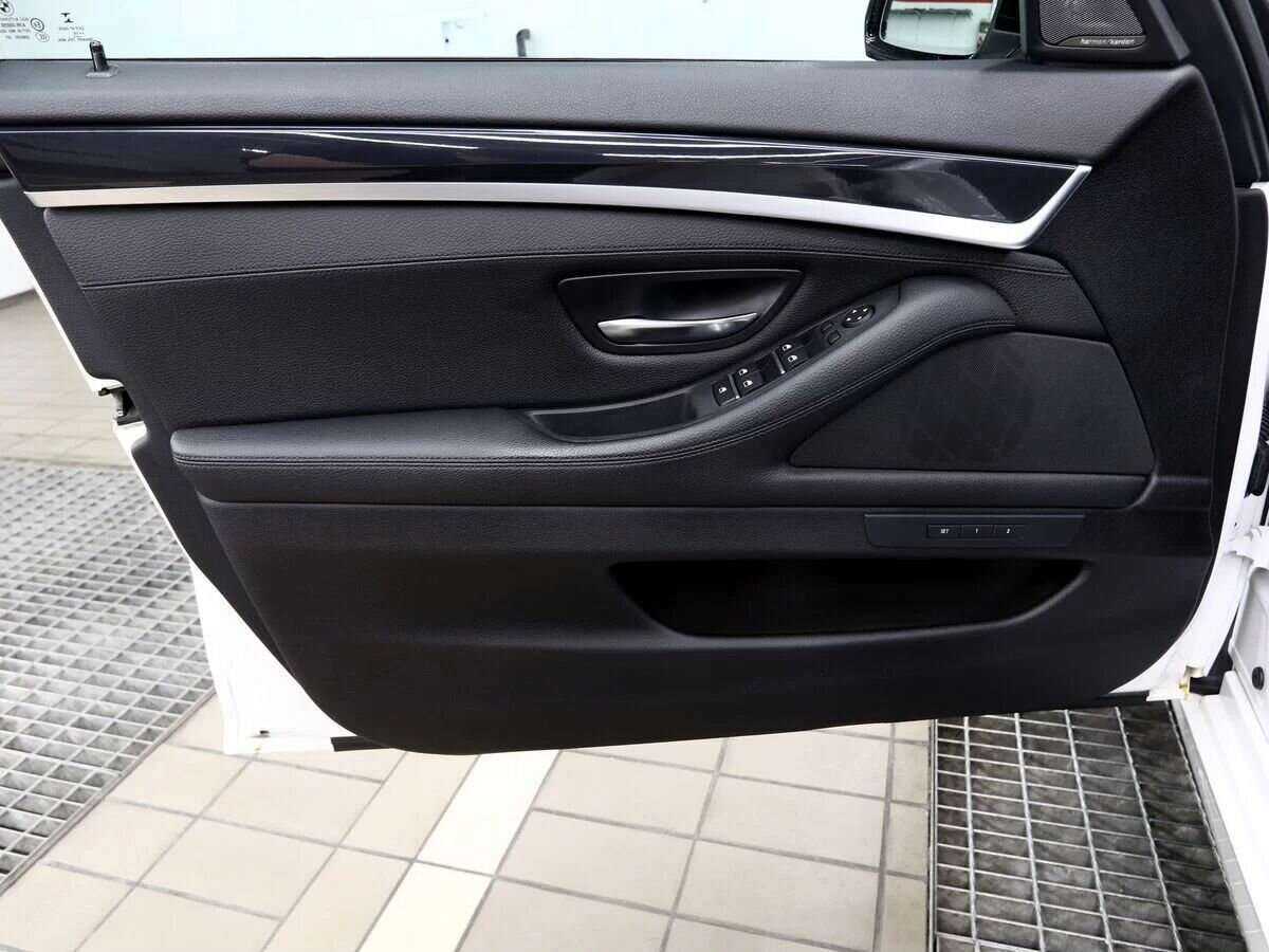 Купить BMW 5 серии 528i xDrive, 2016, 68 000 км, фото №14