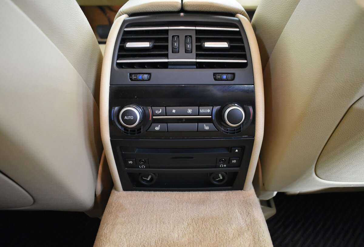 Купить BMW 7 серии 750i xDrive, 2012, 140 000 км, фото №12