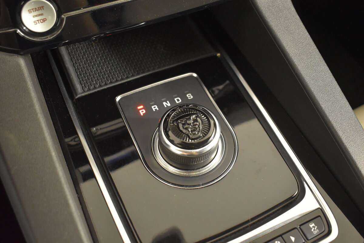 Купить Jaguar F-Pace, 2018, 111 296 км, фото №15