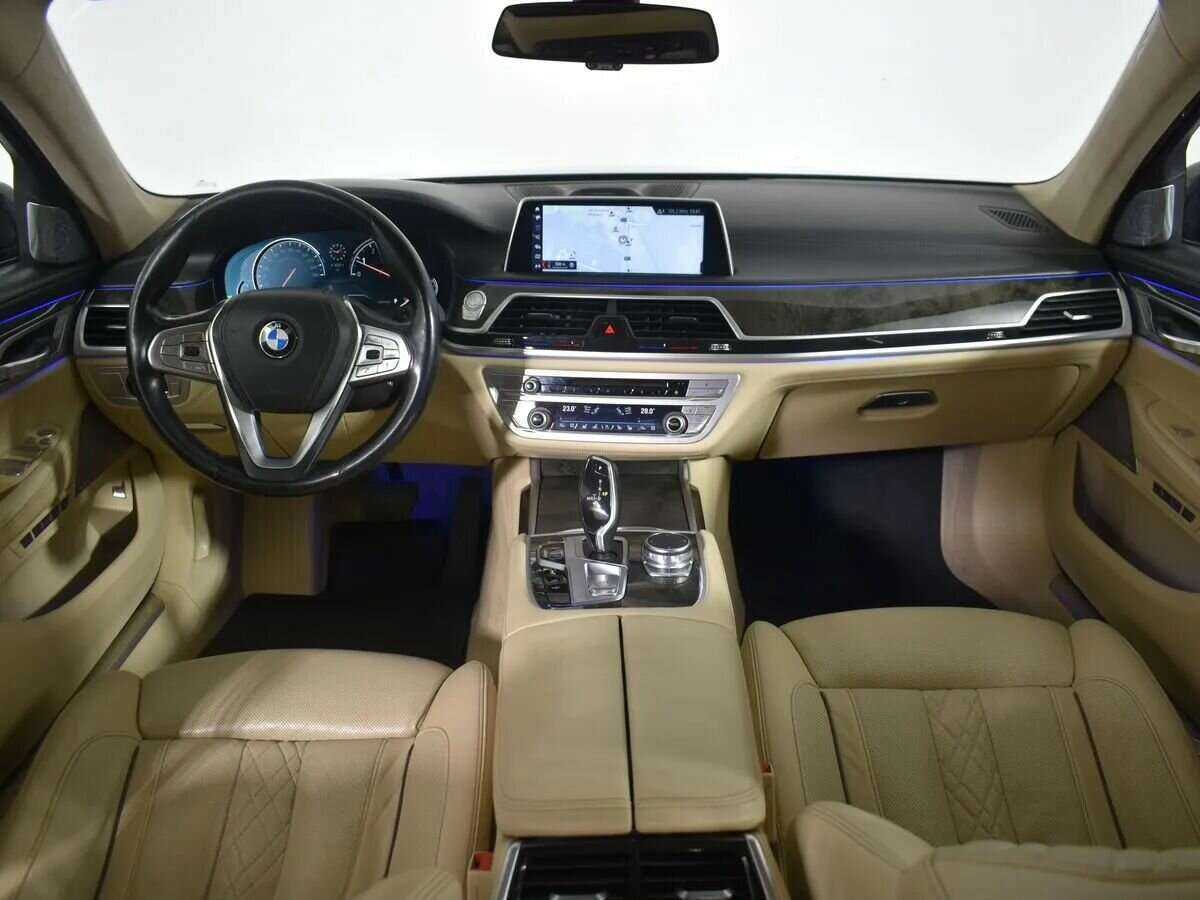 Купить BMW 7 серии 750i xDrive, 2017, 111 146 км, фото №13