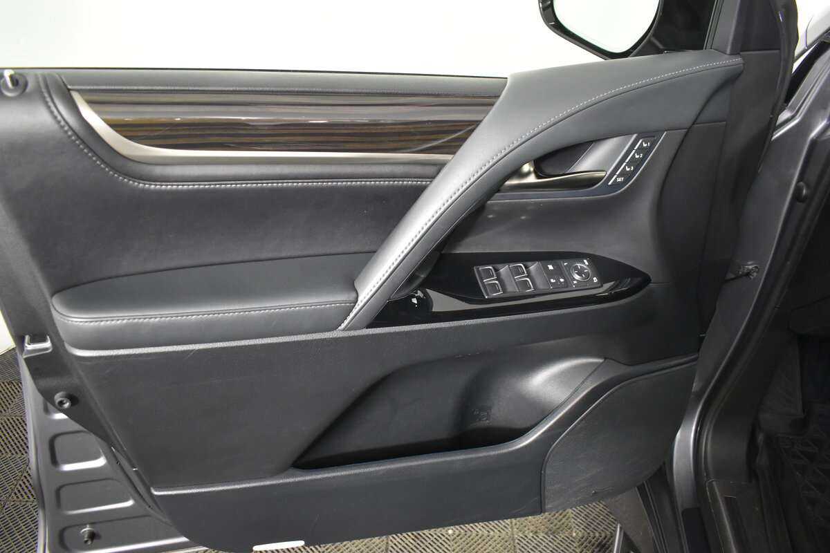 Купить Lexus LX 570, 2016, 88 001 км, фото №16