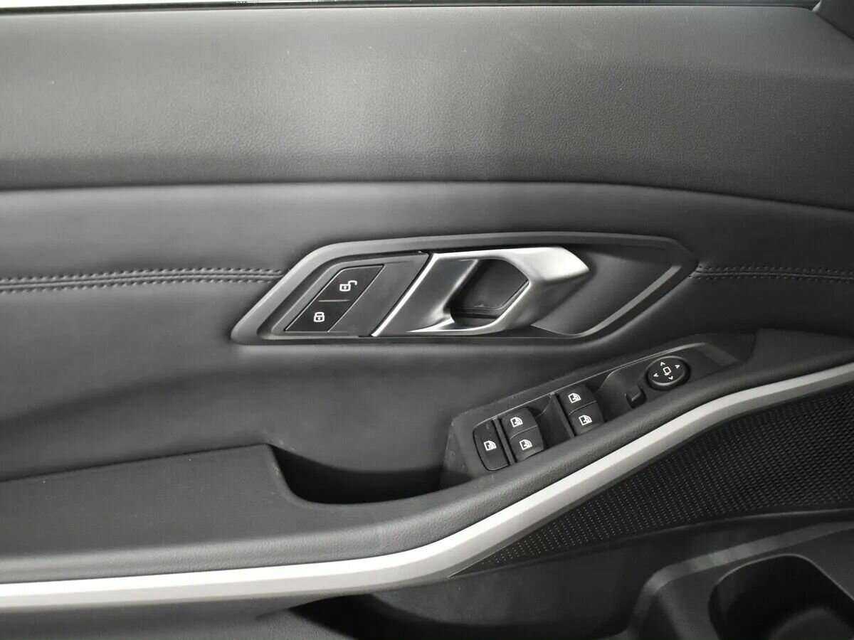 Купить BMW 3 серии 318i, 2023, 100 км, фото №25