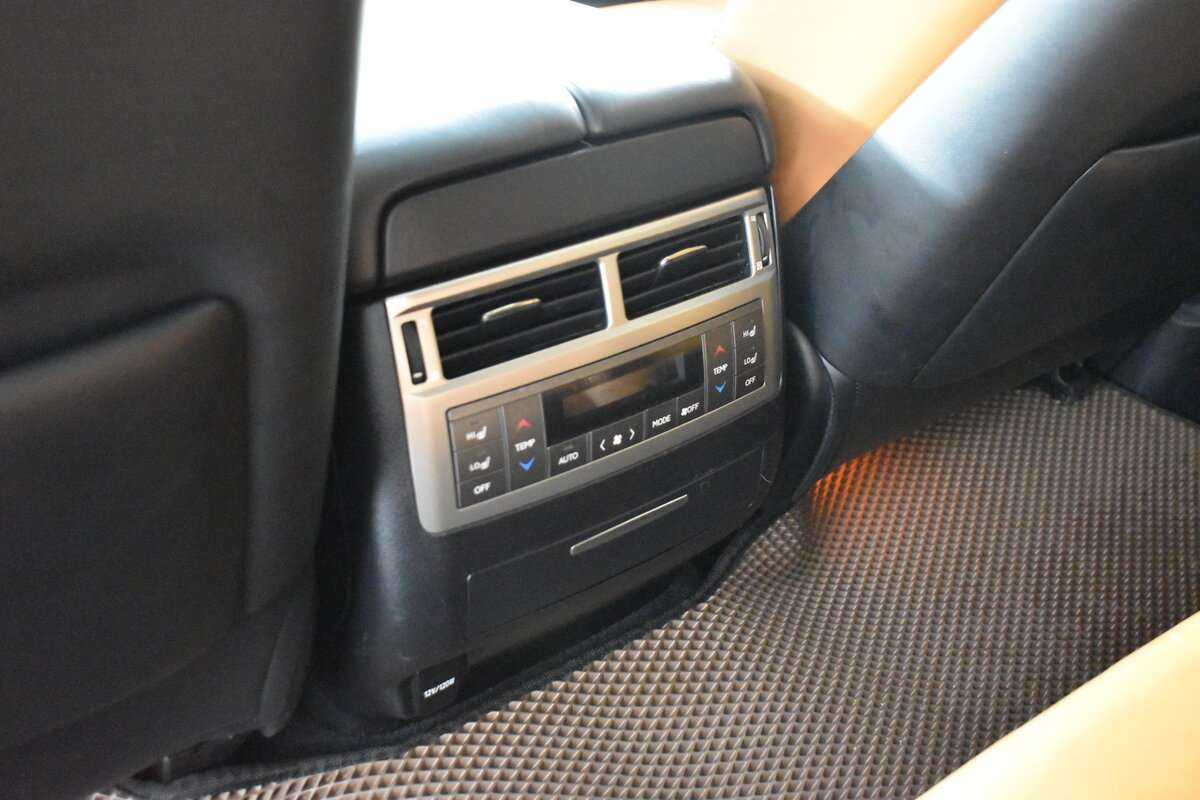 Купить Lexus LX 570, 2013, 140 697 км, фото №7