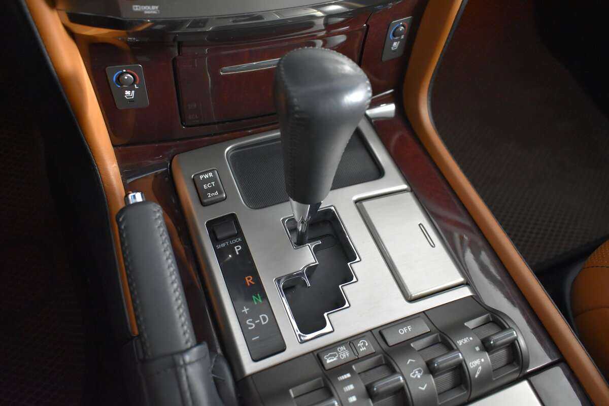 Купить Lexus LX 570, 2013, 140 697 км, фото №19