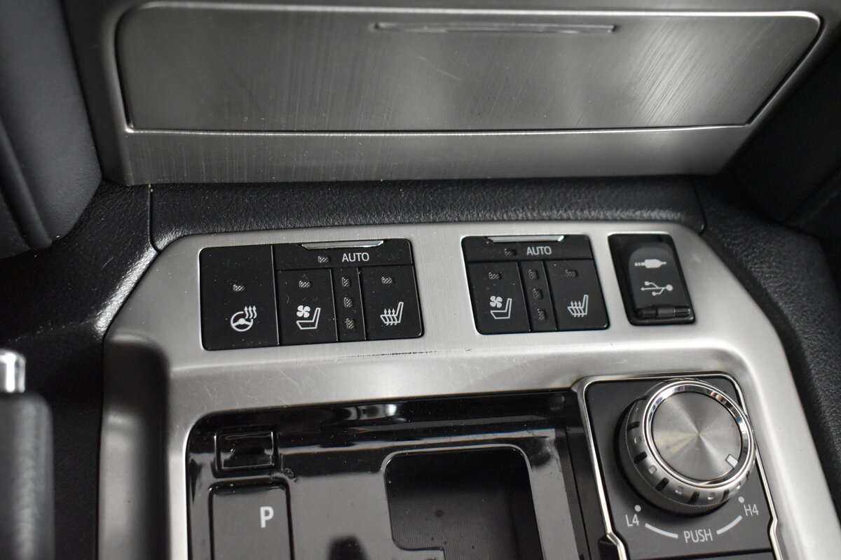 Купить Toyota Land Cruiser, 2016, 211 994 км, фото №22