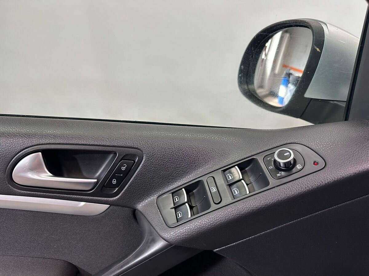 Купить Volkswagen Tiguan, 2011, 229 790 км, фото №12