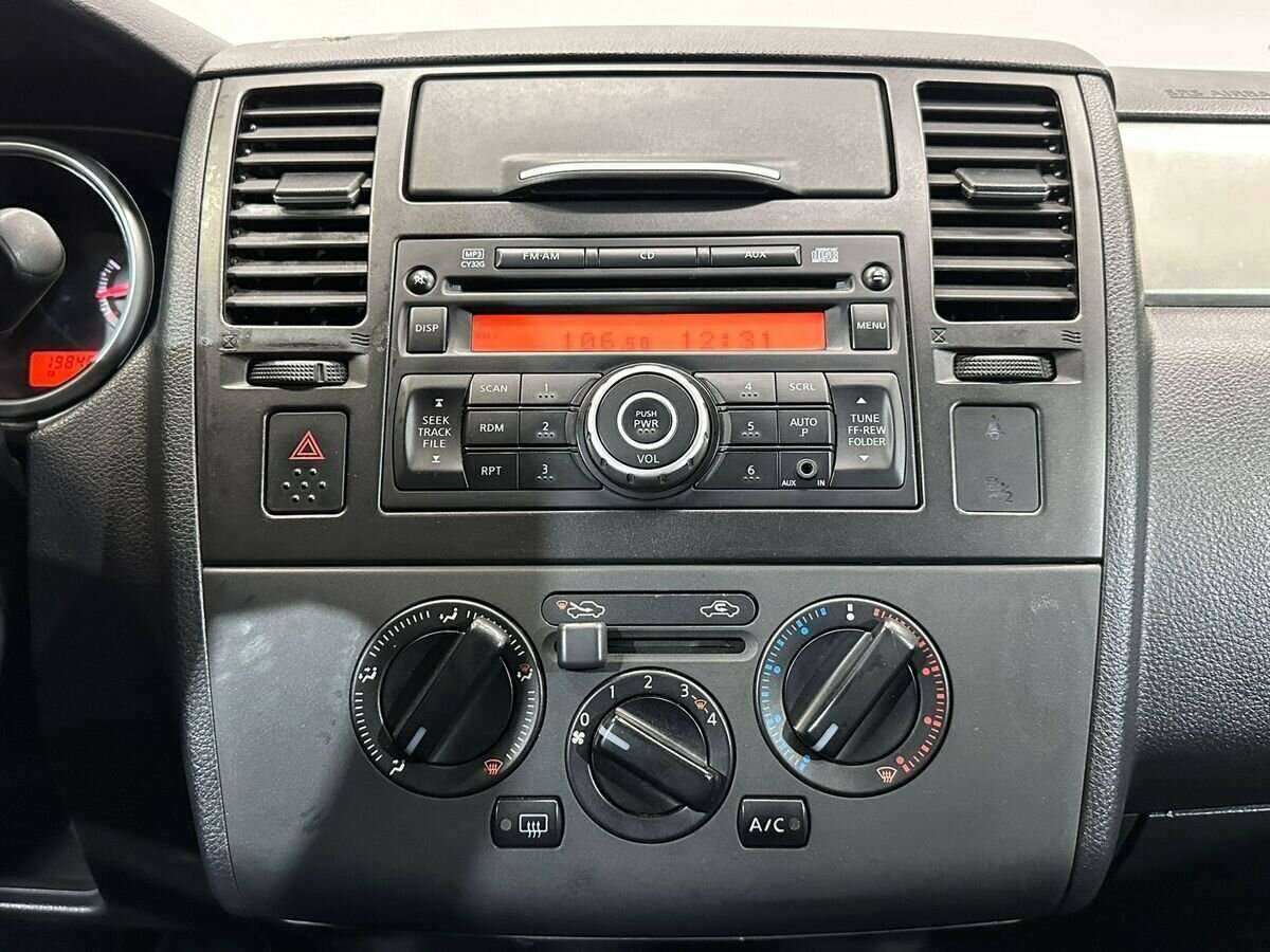 Купить Nissan Tiida, 2010, 198 000 км, фото №13