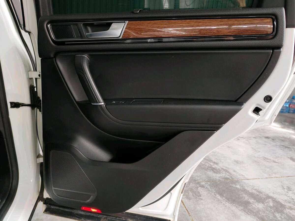 Купить Volkswagen Touareg, 2018, 127 339 км, фото №18