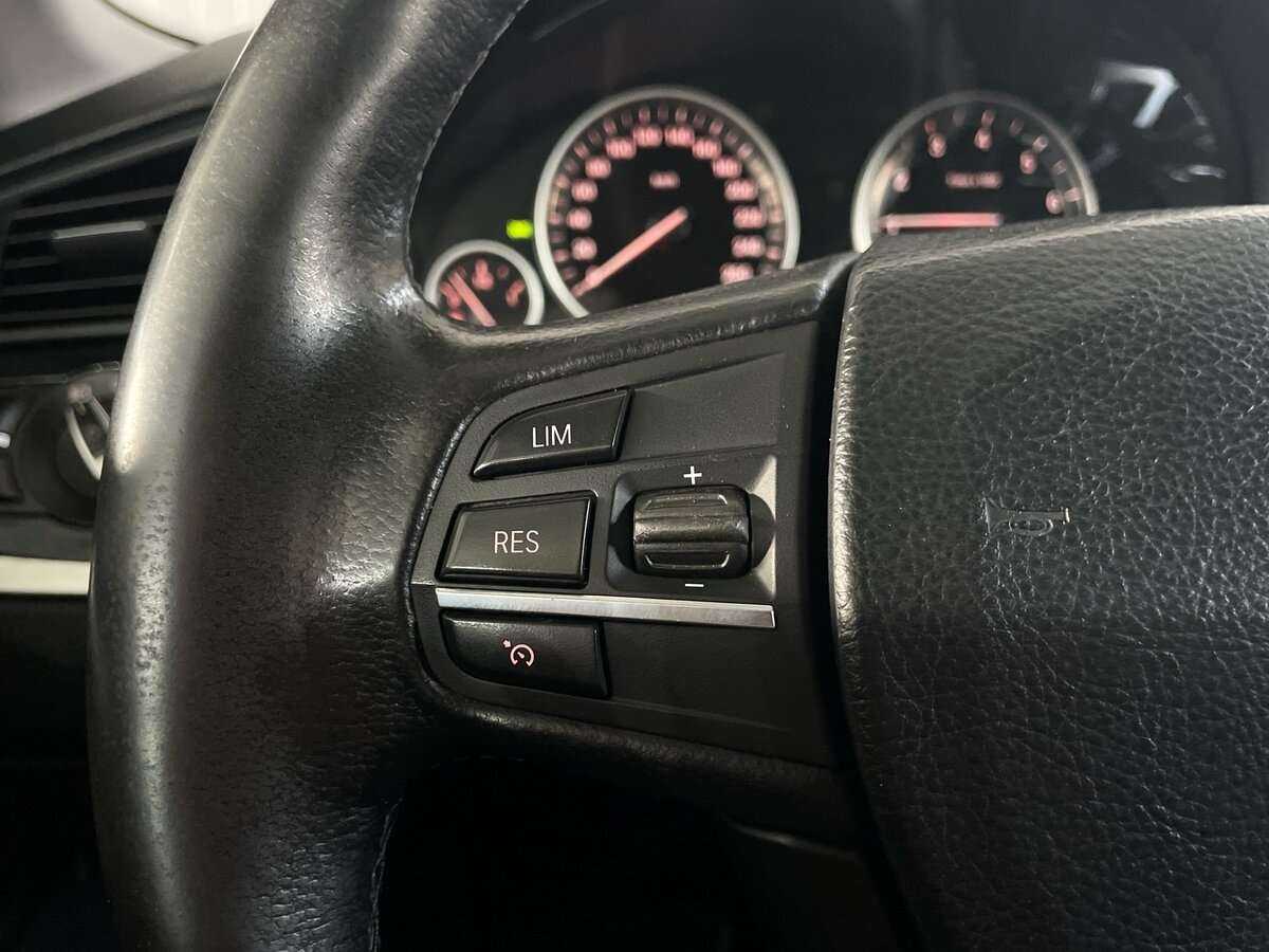 Купить BMW 5 серии 520i, 2012, 205 209 км, фото №11