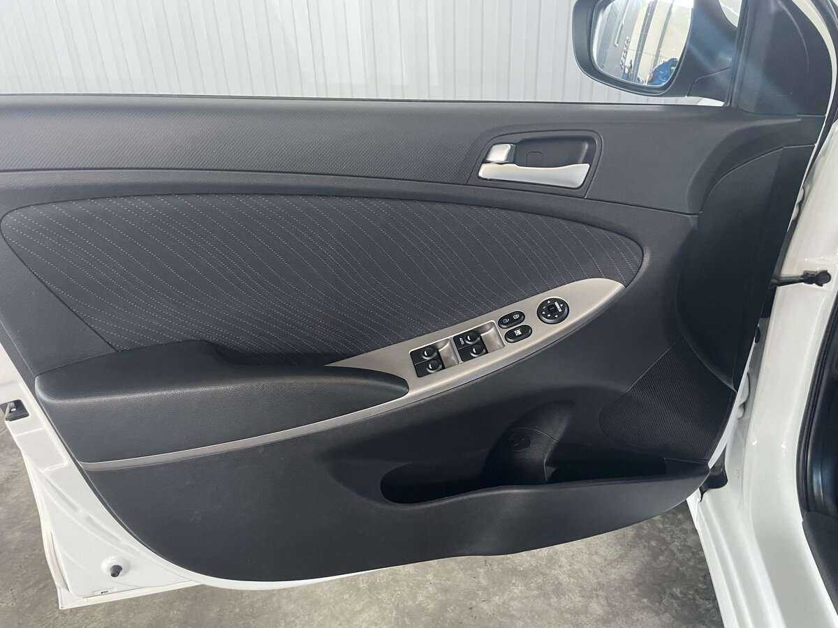 Купить Hyundai Solaris, 2016, 118 449 км, фото №20