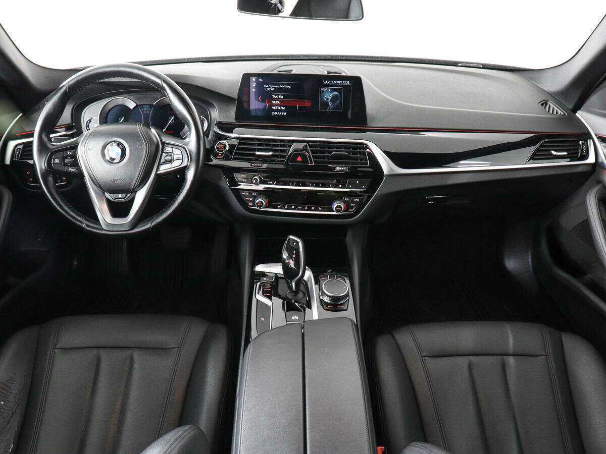 Купить BMW 5 серии 520d, 2017, 141 000 км, фото №11