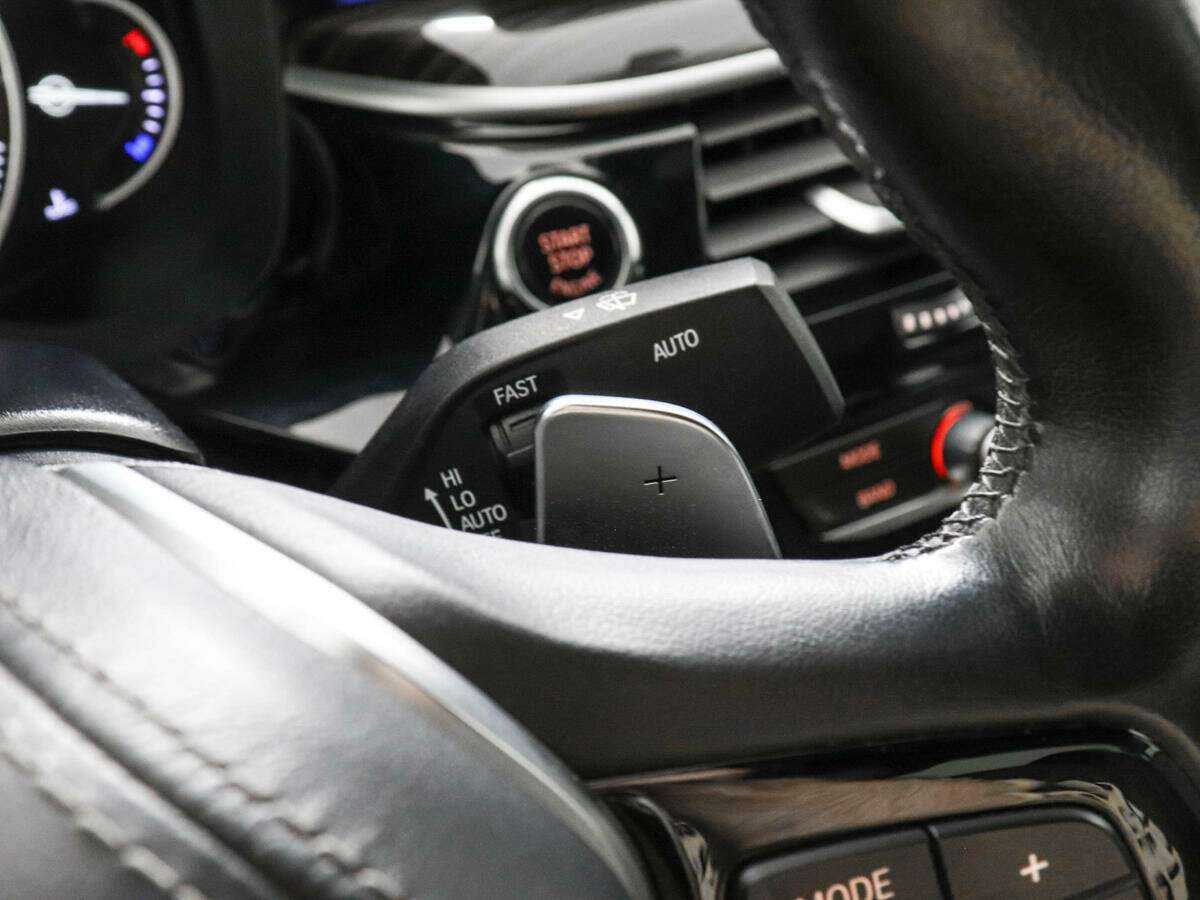 Купить BMW 5 серии 530i xDrive, 2017, 130 680 км, фото №12