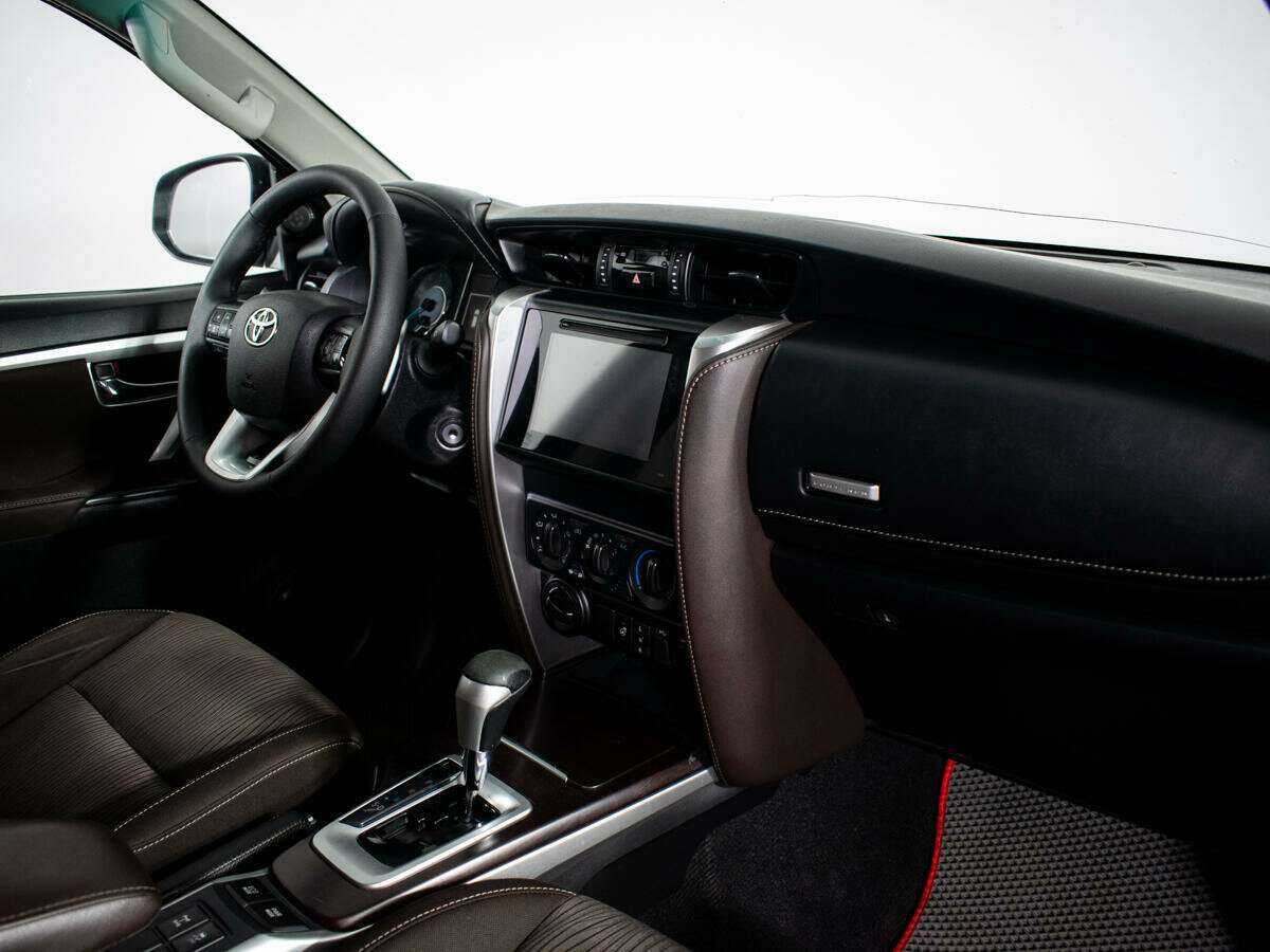 Купить Toyota Fortuner, 2018, 110 001 км, фото №7