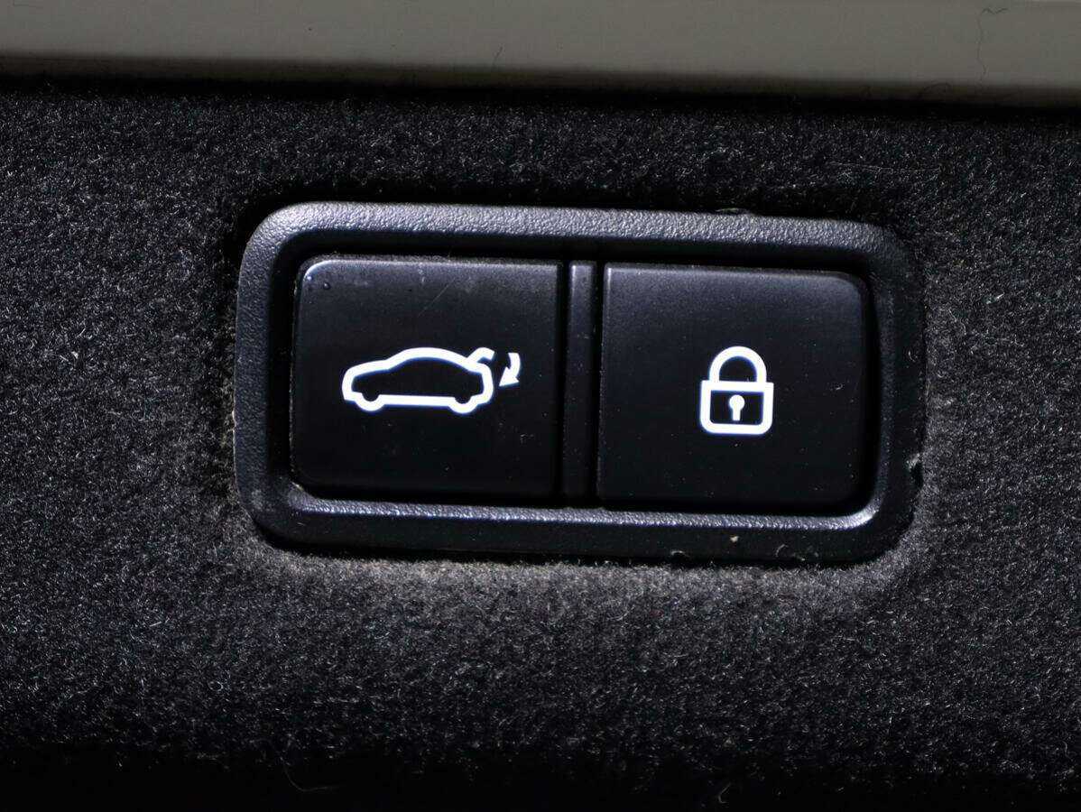 Купить Kia Quoris, 2013, 120 015 км, фото №18