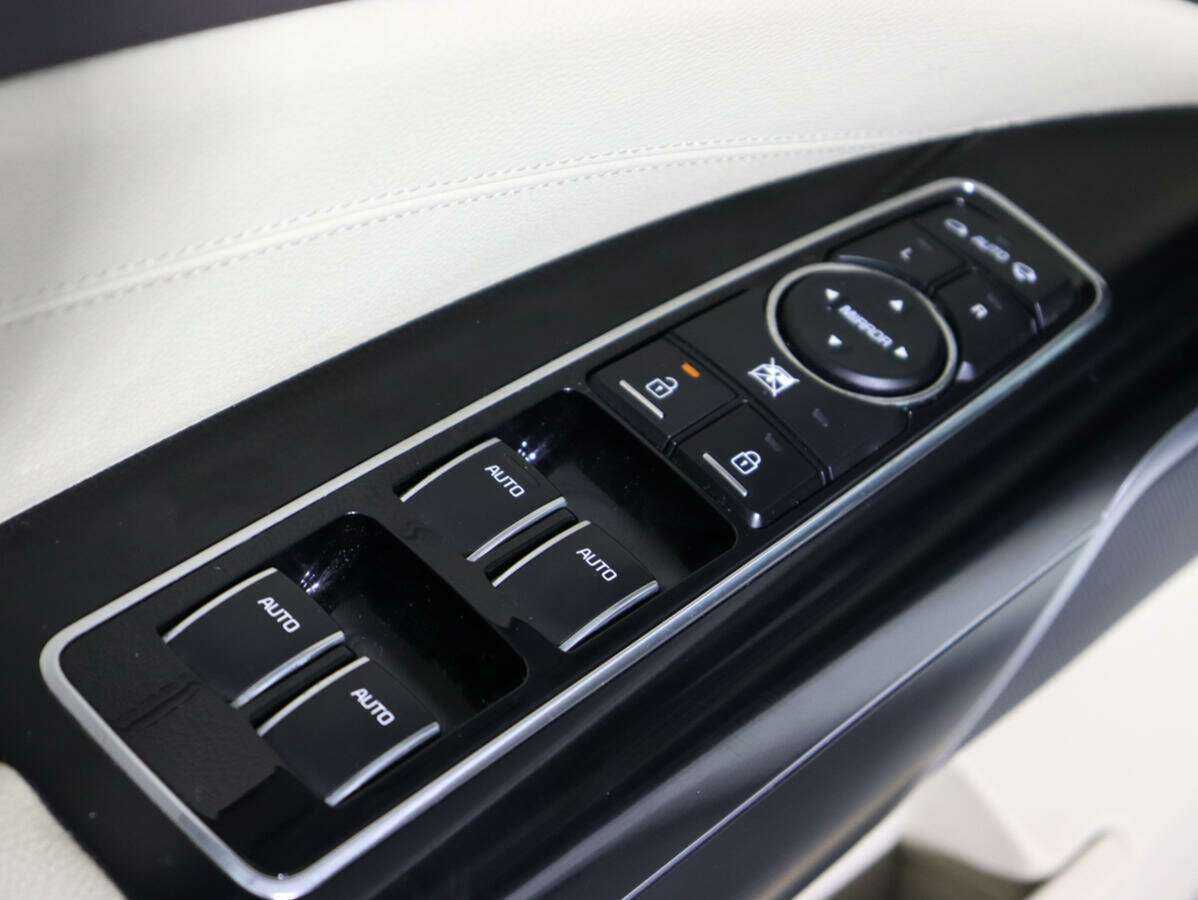 Купить Kia Quoris, 2013, 120 015 км, фото №19