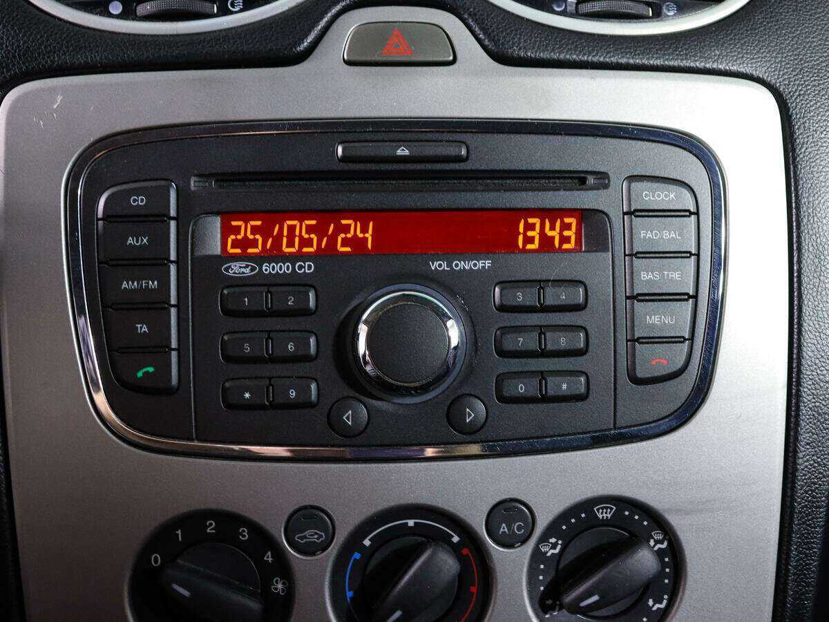 Купить Ford Focus, 2010, 189 319 км, фото №16