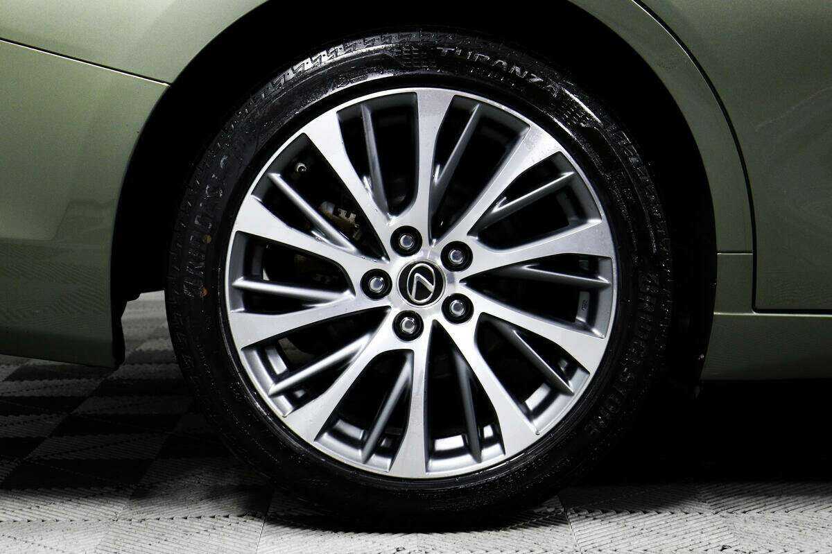 Купить Lexus ES 250, 2021, 111 306 км, фото №14