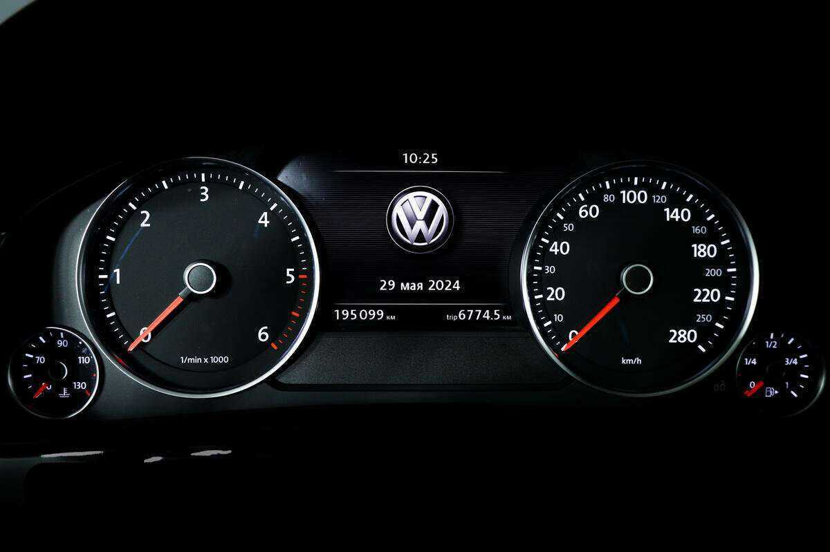 Купить Volkswagen Touareg, 2017, 195 097 км, фото №10