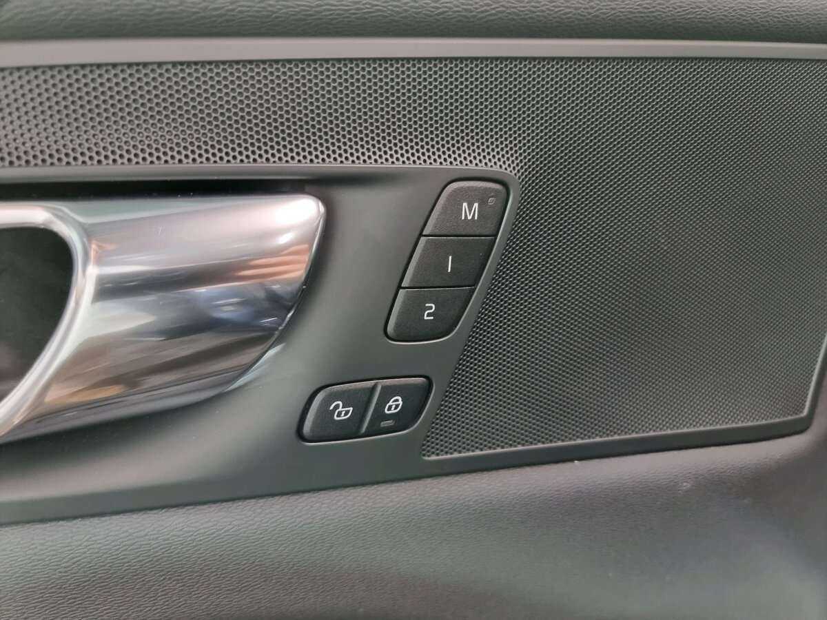 Купить Volvo XC60, 2019, 77 787 км, фото №11