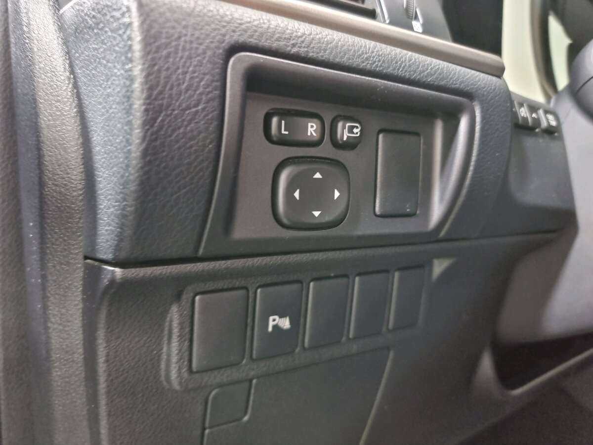 Купить Lexus ES 200, 2016, 105 150 км, фото №10