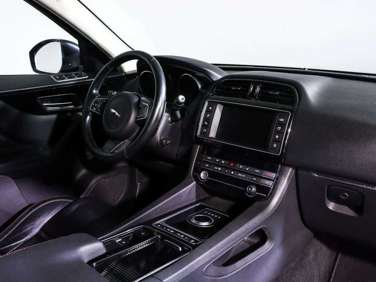 Купить Jaguar F-Pace, 2016, 83 000 км, фото №7