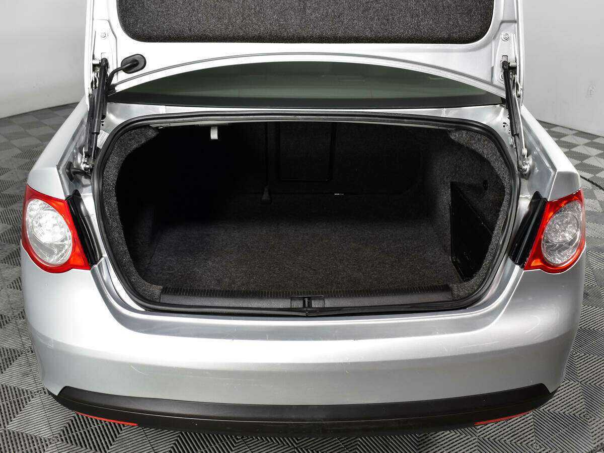 Купить Volkswagen Jetta, 2010, 209 627 км, фото №15