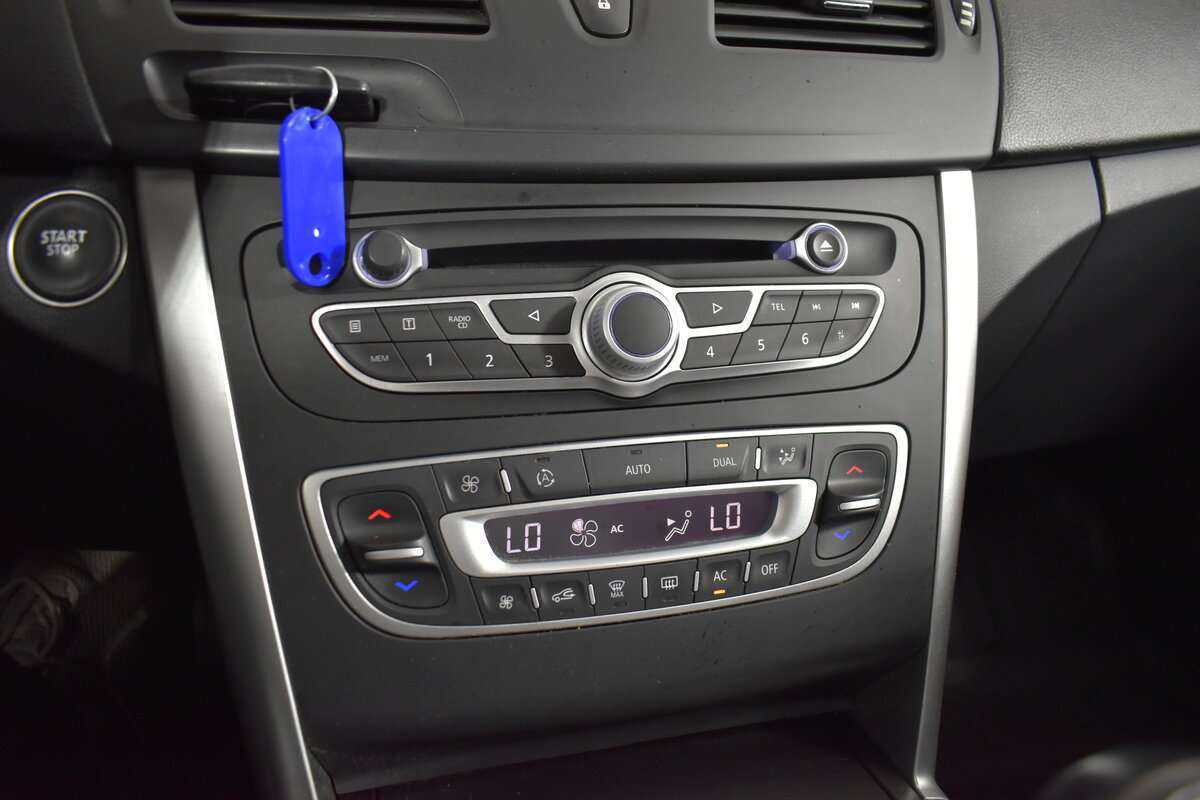 Купить Renault Latitude, 2013, 169 339 км, фото №16