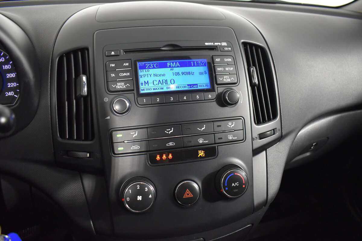 Купить Hyundai i30, 2011, 191 796 км, фото №12