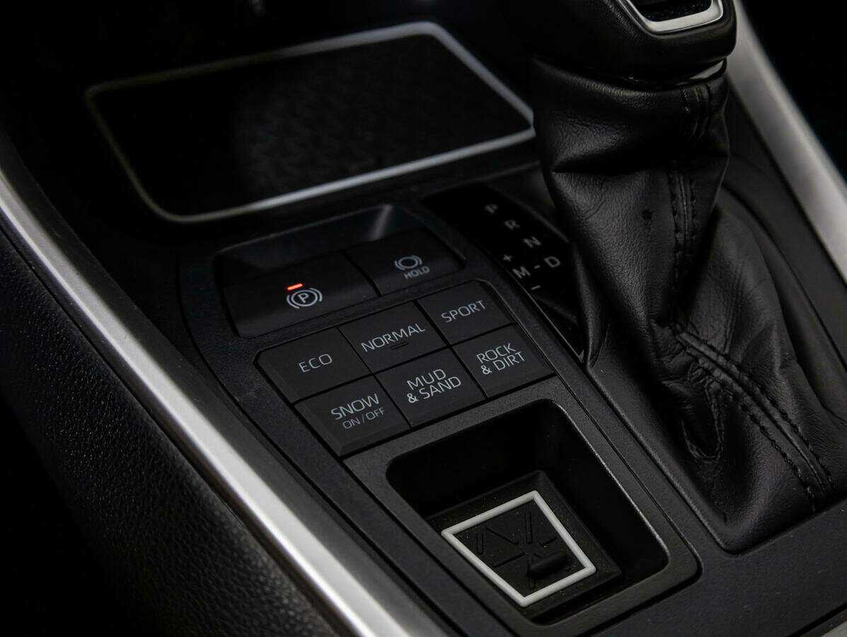 Купить Toyota RAV4, 2020, 33 981 км, фото №16