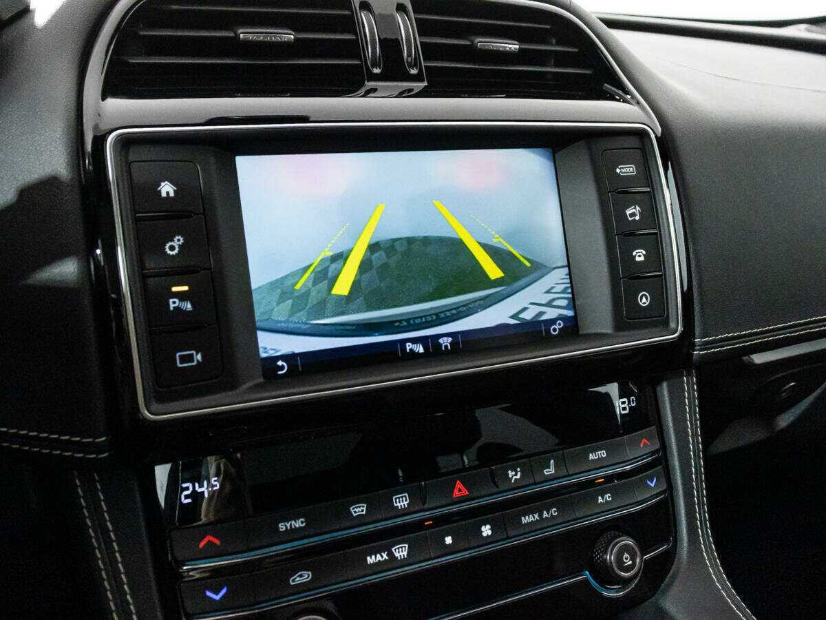 Купить Jaguar F-Pace, 2017, 137 396 км, фото №17