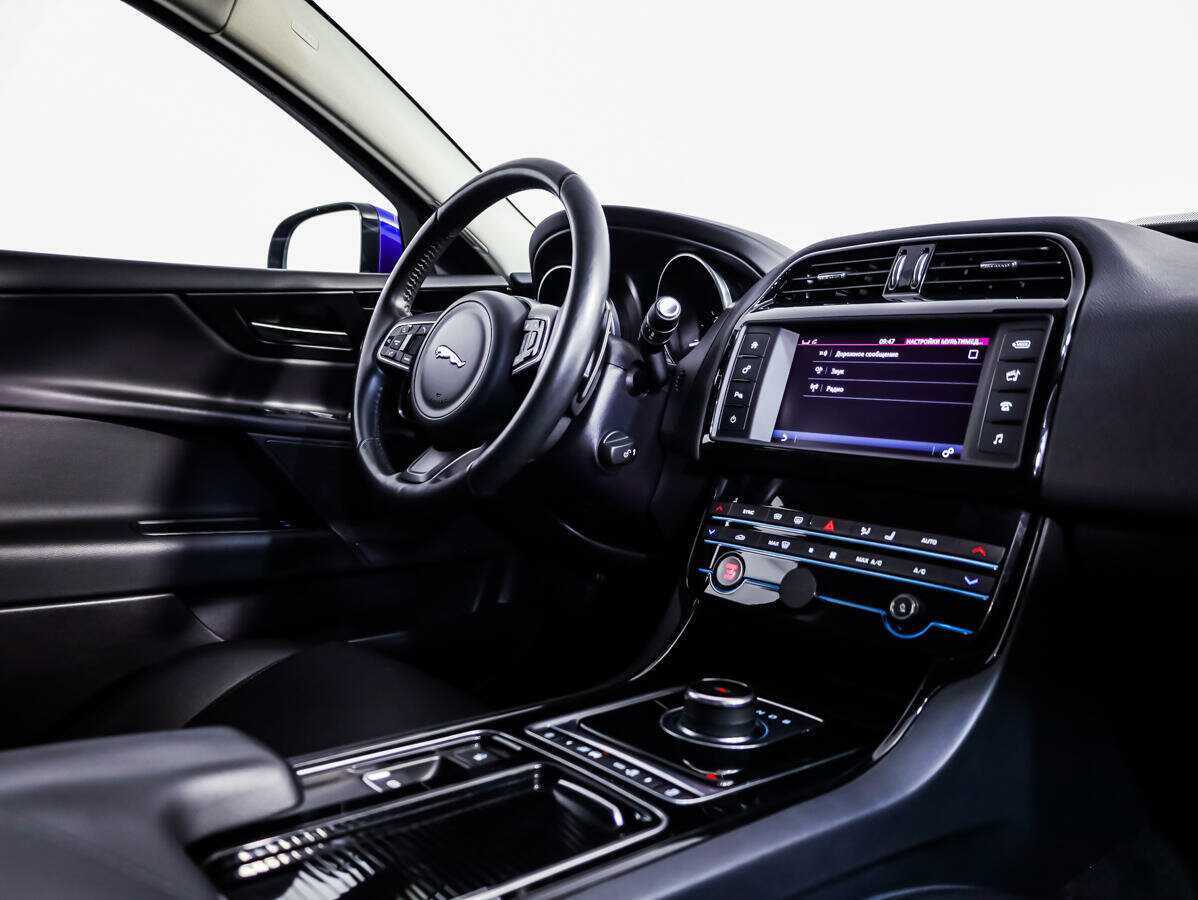 Купить Jaguar XE, 2017, 70 843 км, фото №8