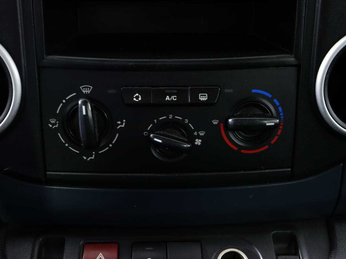 Купить Peugeot Partner, 2010, 150 000 км, фото №12