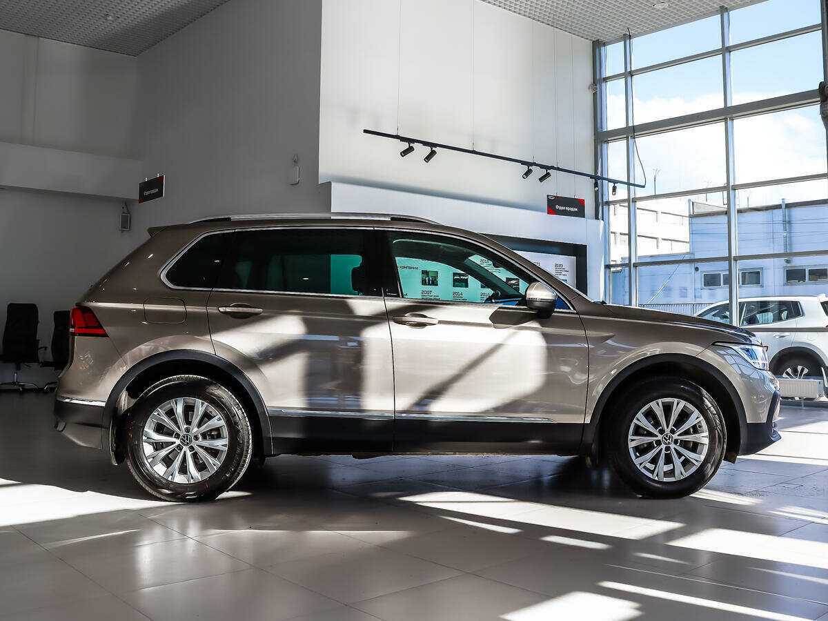 Купить Volkswagen Tiguan, 2021, 71 000 км, фото №4