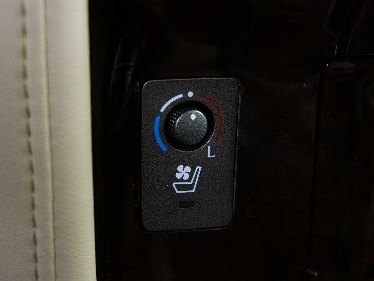 Купить Lexus LX 570, 2008, 240 000 км, фото №24