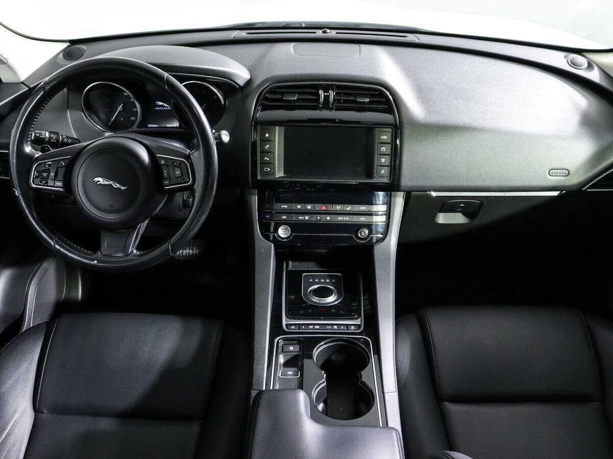 Купить Jaguar F-Pace, 2016, 107 829 км, фото №10
