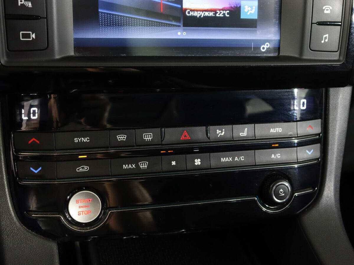 Купить Jaguar F-Pace, 2016, 107 829 км, фото №25