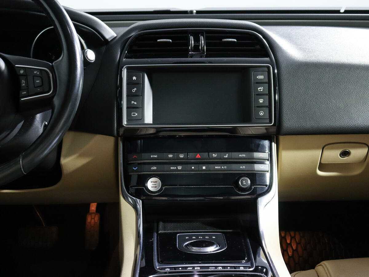 Купить Jaguar XE, 2016, 66 105 км, фото №13
