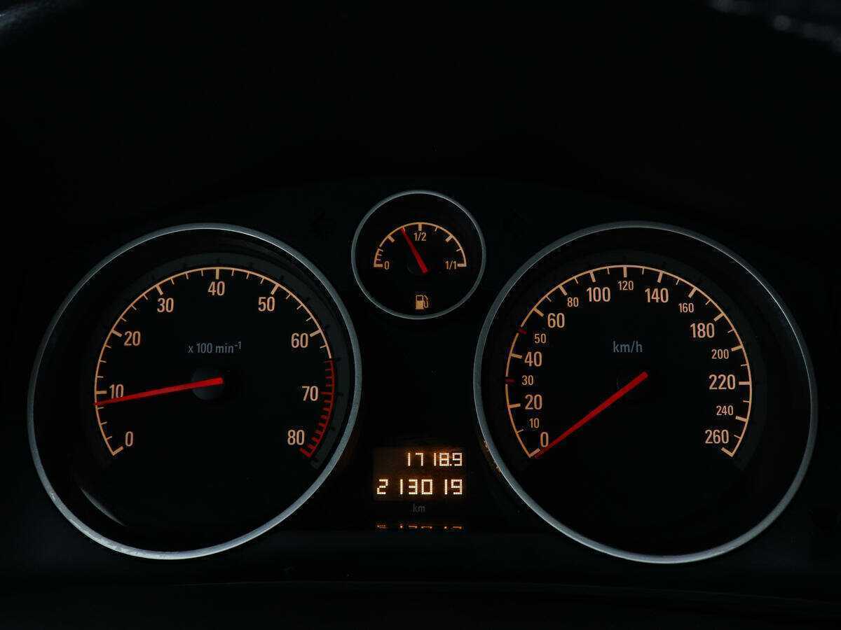 Купить Opel Astra, 2010, 213 809 км, фото №7