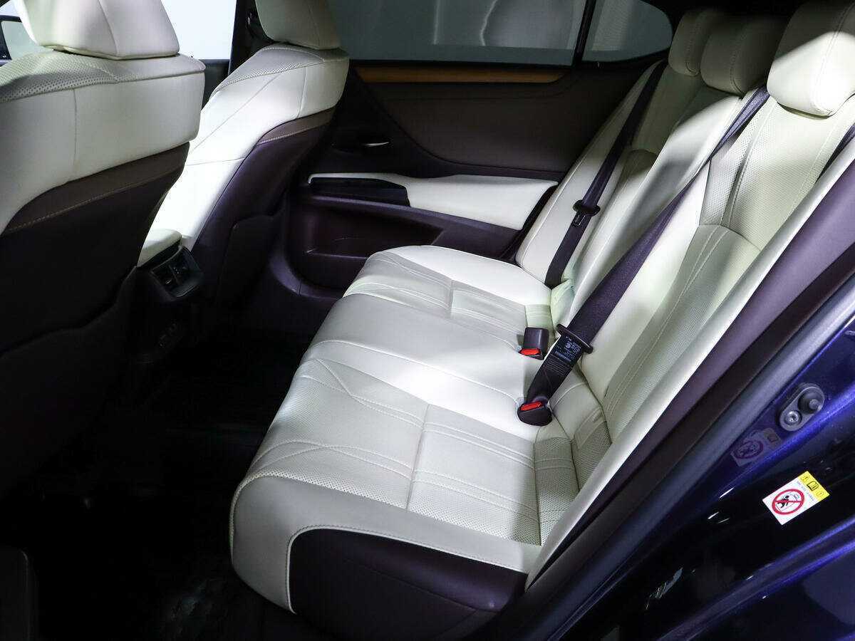 Купить Lexus ES 250, 2018, 153 456 км, фото №10