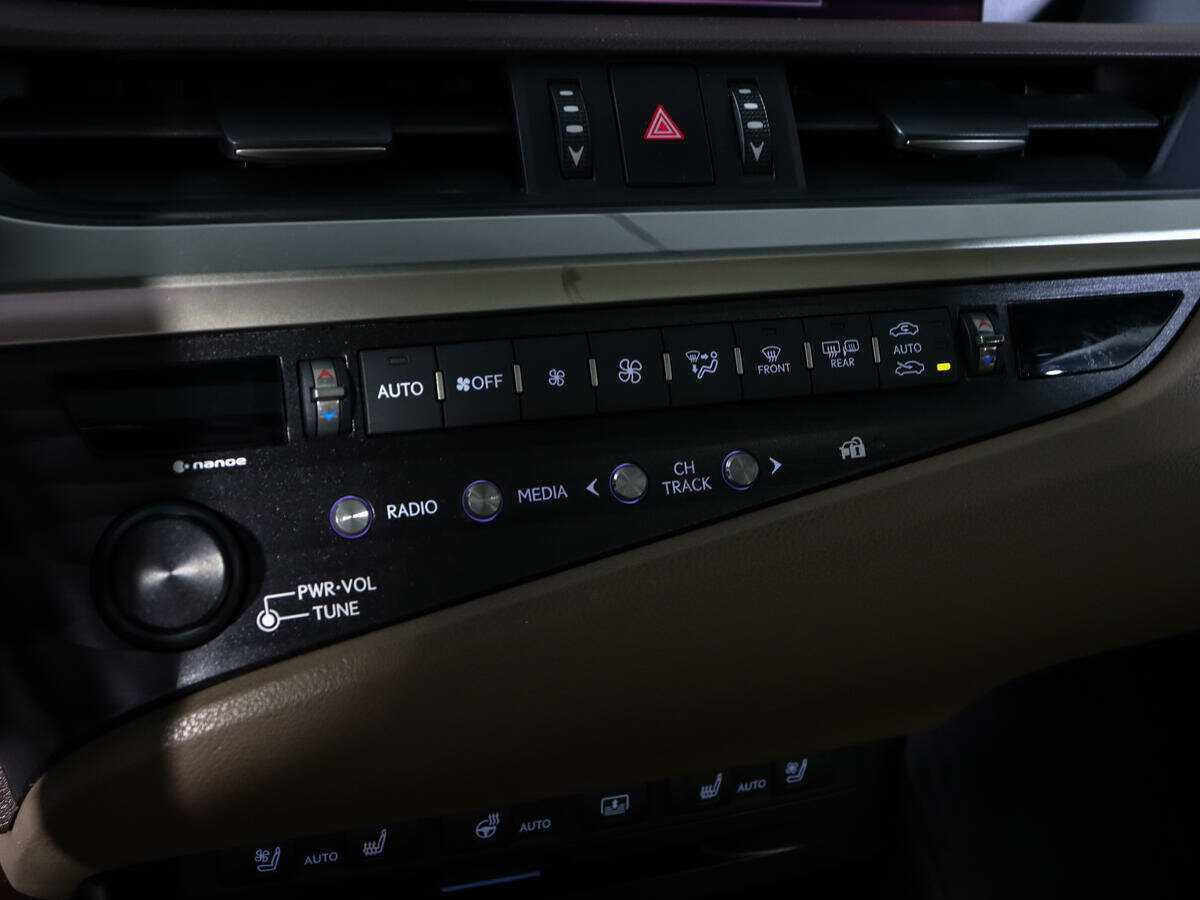 Купить Lexus ES 250, 2018, 153 456 км, фото №27